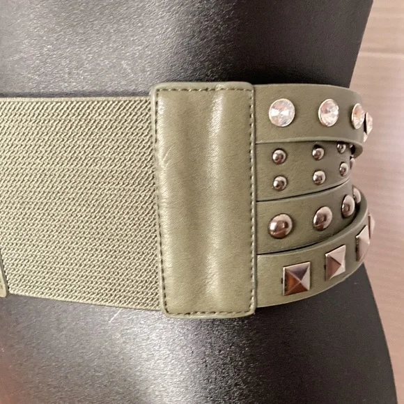 BEAUTIFUL BELT STUDDED EMBELLISHED DETAILS - Picture 7 of 14